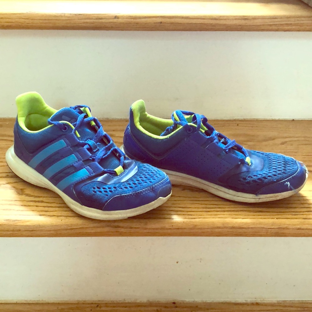 Boys adidas play shoes size 4.5